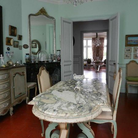 La Maison De L'Ambassadeur Saint-Jean-dʼAngély Buitenkant foto