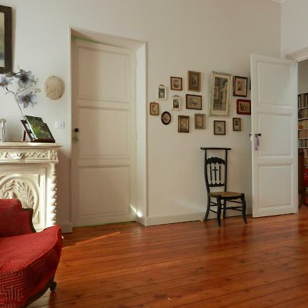 La Maison De L'Ambassadeur Saint-Jean-dʼAngély Buitenkant foto