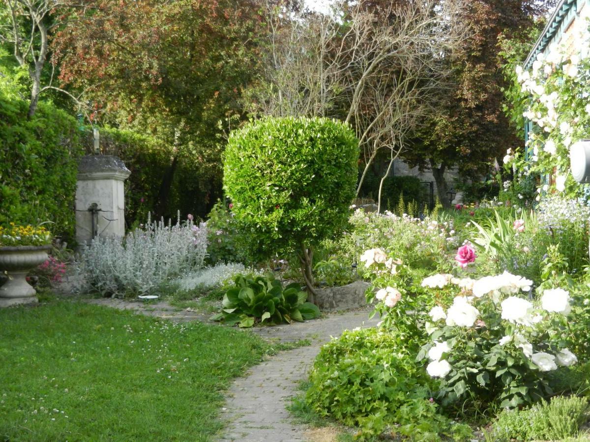 La Maison De L'Ambassadeur Saint-Jean-dʼAngély Buitenkant foto
