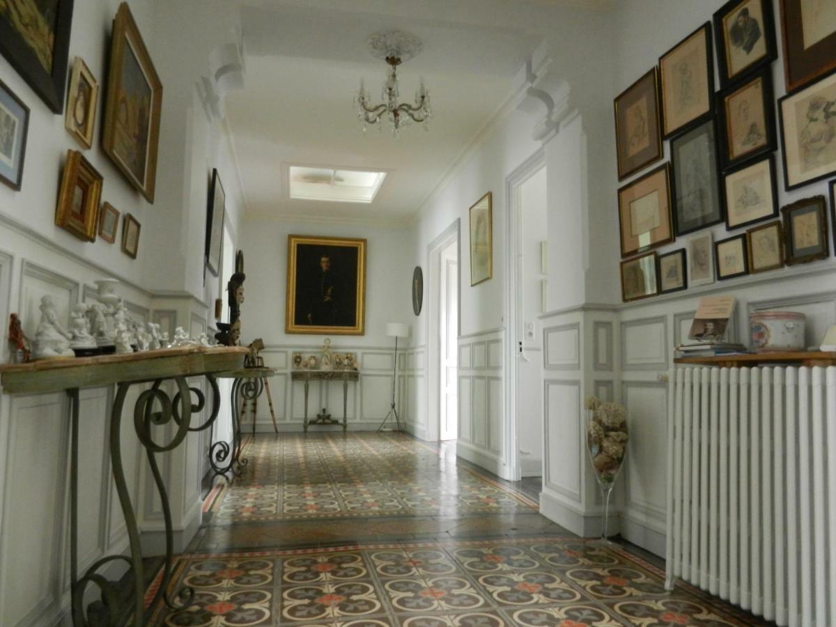 La Maison De L'Ambassadeur Saint-Jean-dʼAngély Buitenkant foto